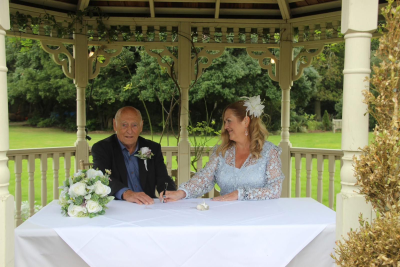 Photo of Gwen and Bob at their wedding.png